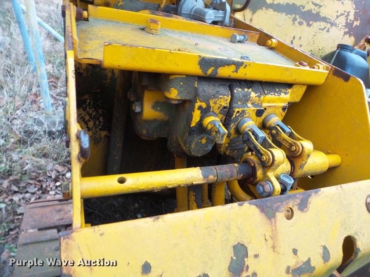 image for item DD2385 1985 John Deere 455D track loader