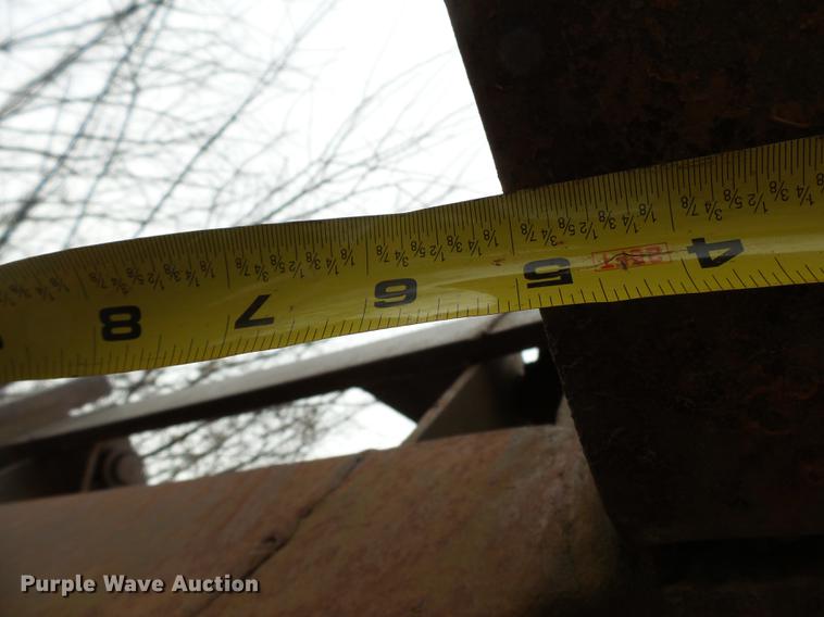 image for item DD2385 1985 John Deere 455D track loader