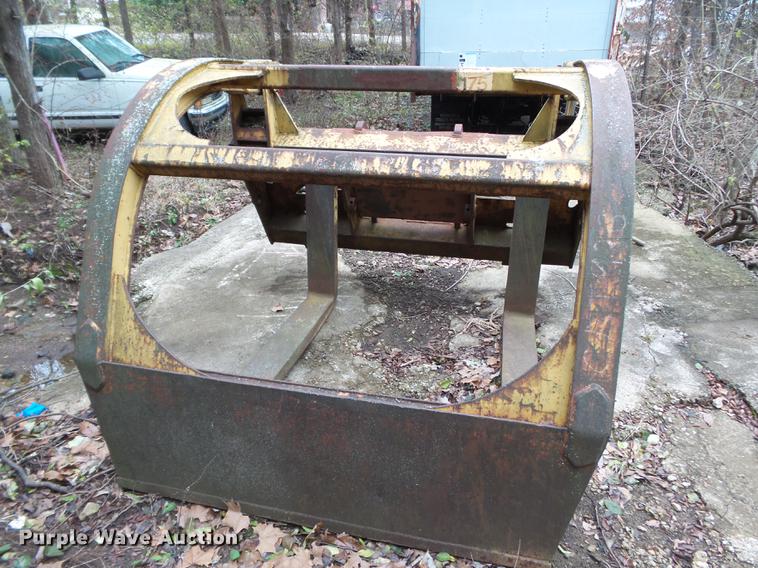 image for item DD2391 Loader grapple forks