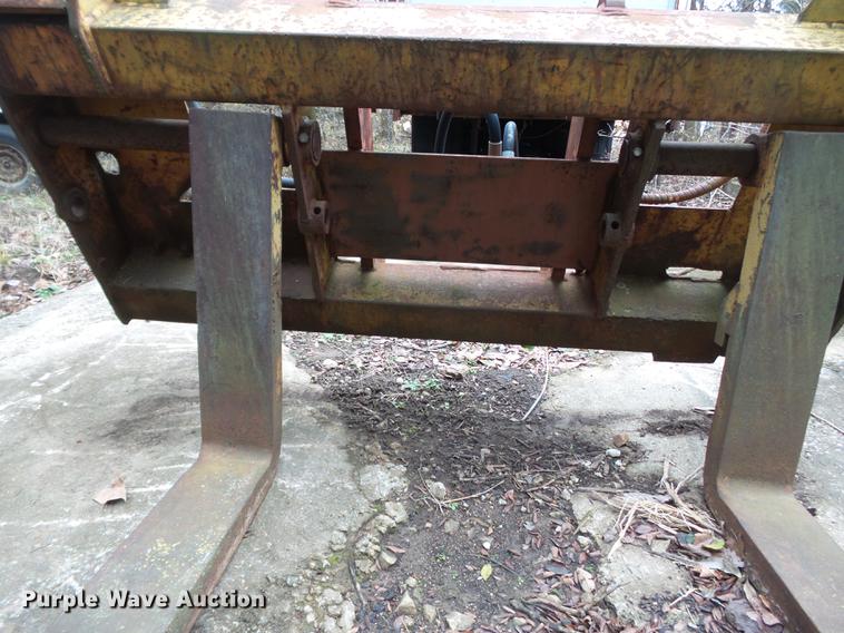 image for item DD2391 Loader grapple forks