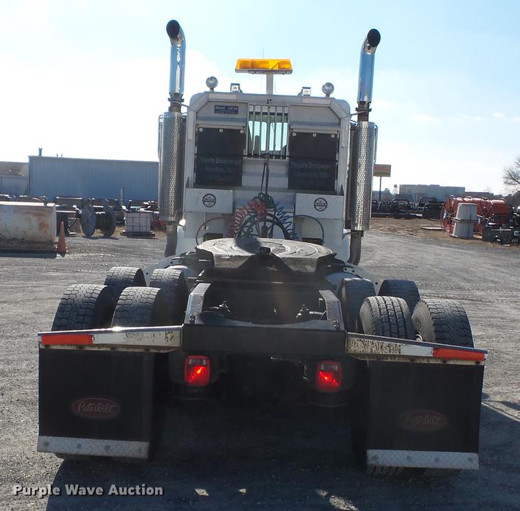 image for item DD2395 2008 Peterbilt 367 semi truck