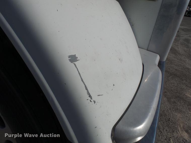 image for item DD2395 2008 Peterbilt 367 semi truck