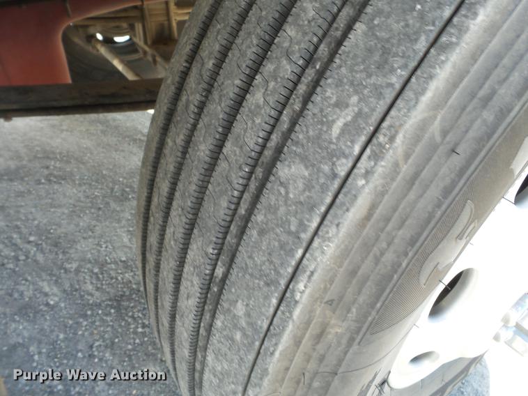 image for item DD2395 2008 Peterbilt 367 semi truck