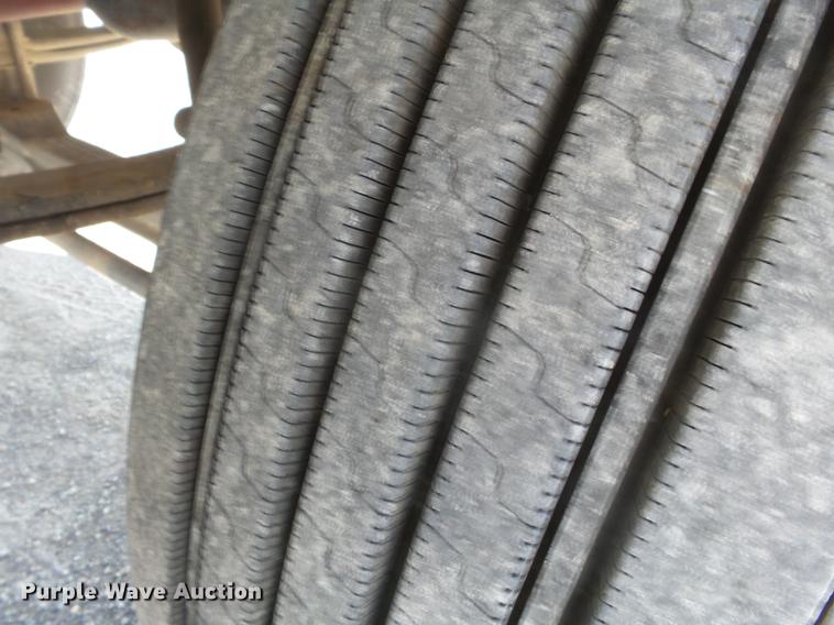 image for item DD2395 2008 Peterbilt 367 semi truck