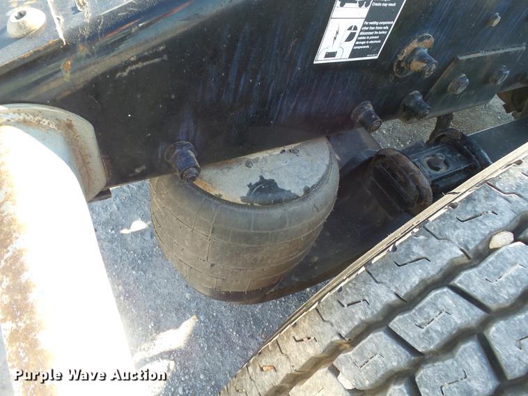 image for item DD2395 2008 Peterbilt 367 semi truck