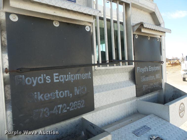 image for item DD2395 2008 Peterbilt 367 semi truck