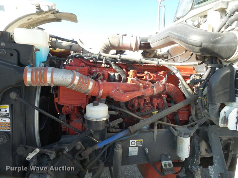 image for item DD2395 2008 Peterbilt 367 semi truck