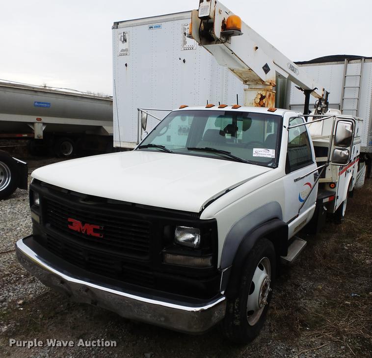 image for item DD2401 1995 GMC C3500 bucket truck