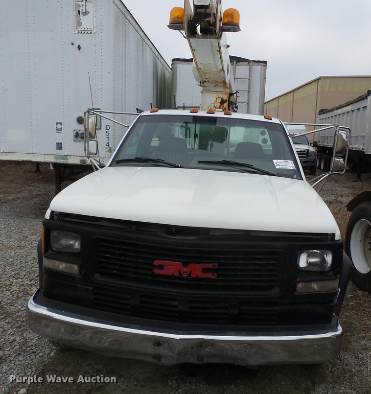 image for item DD2401 1995 GMC C3500 bucket truck