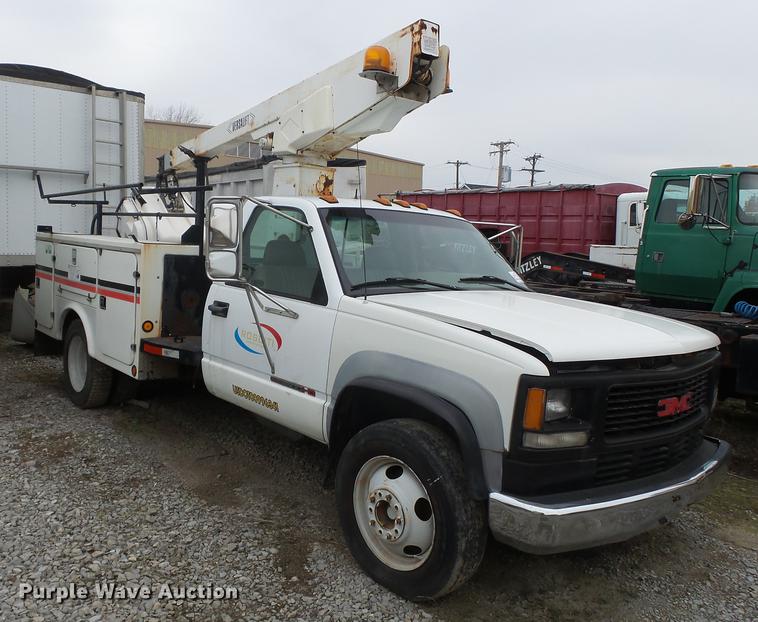 image for item DD2401 1995 GMC C3500 bucket truck