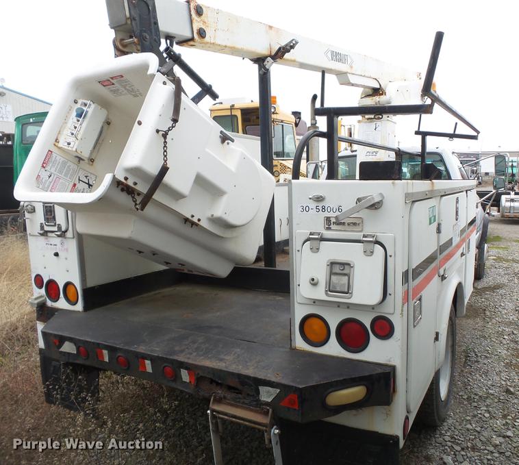 image for item DD2401 1995 GMC C3500 bucket truck