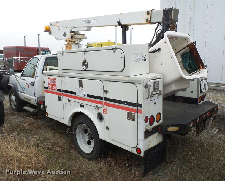 image for item DD2401 1995 GMC C3500 bucket truck