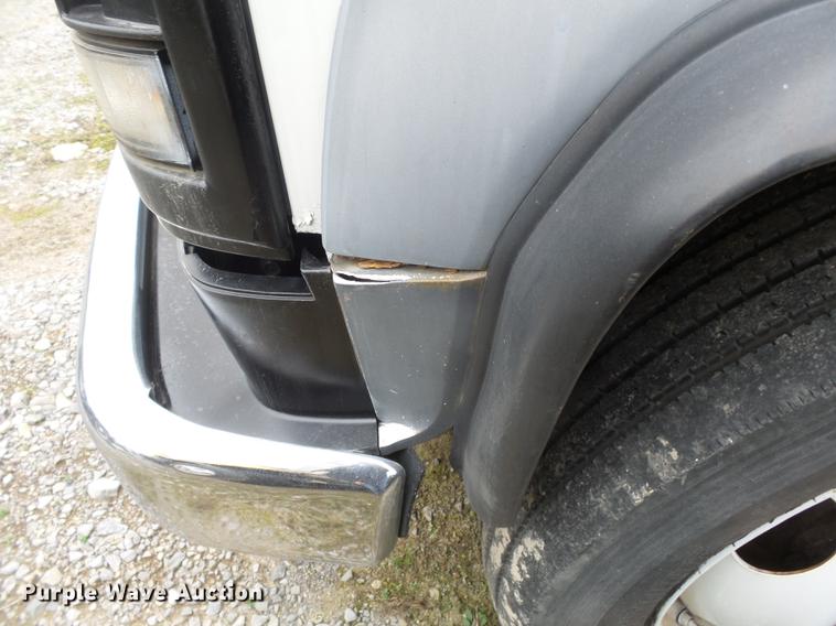 image for item DD2401 1995 GMC C3500 bucket truck