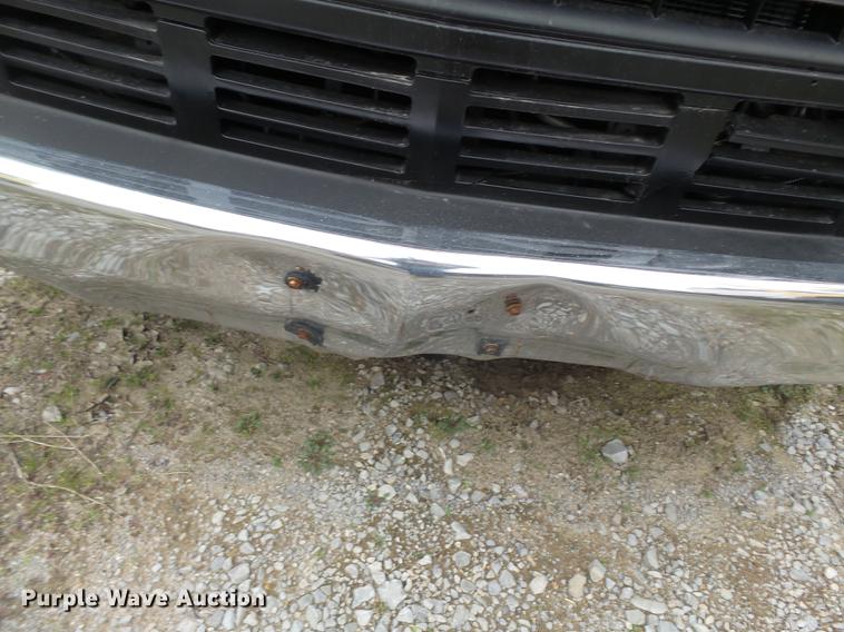 image for item DD2401 1995 GMC C3500 bucket truck