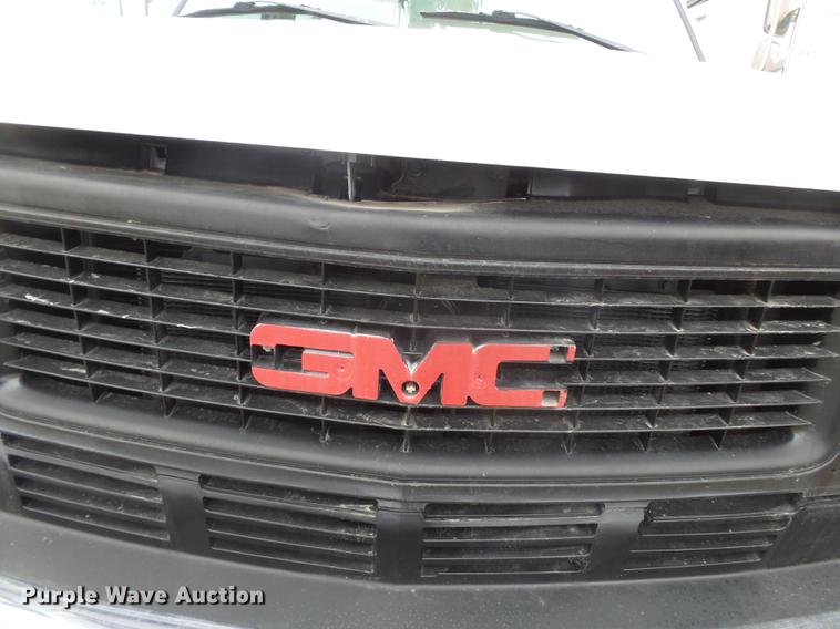 image for item DD2401 1995 GMC C3500 bucket truck