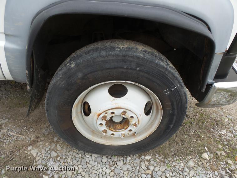 image for item DD2401 1995 GMC C3500 bucket truck