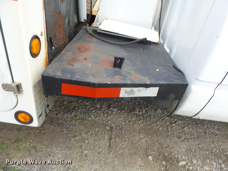 image for item DD2401 1995 GMC C3500 bucket truck