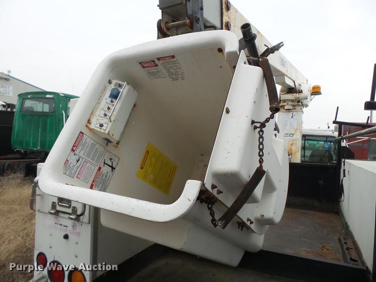 image for item DD2401 1995 GMC C3500 bucket truck