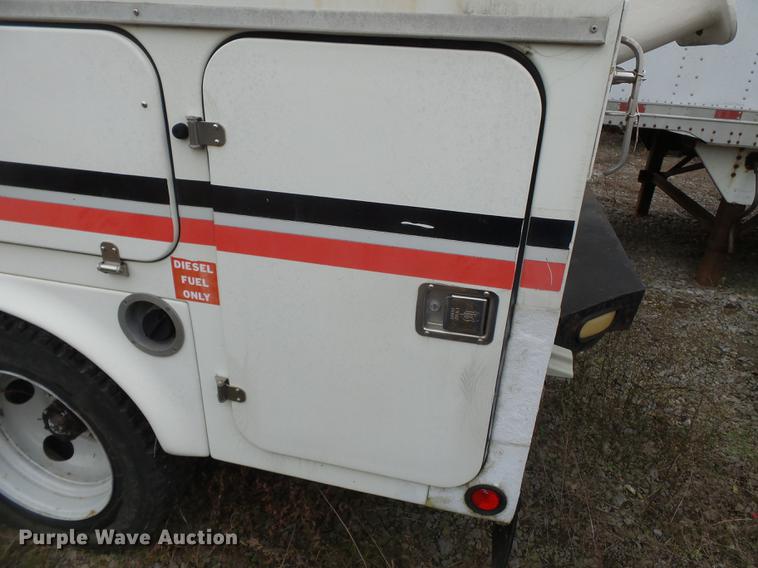 image for item DD2401 1995 GMC C3500 bucket truck