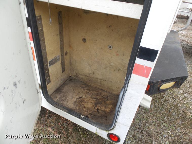 image for item DD2401 1995 GMC C3500 bucket truck