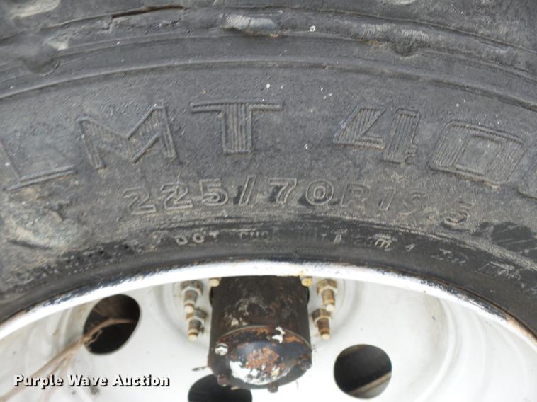 image for item DD2401 1995 GMC C3500 bucket truck