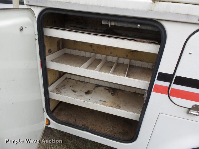 image for item DD2401 1995 GMC C3500 bucket truck