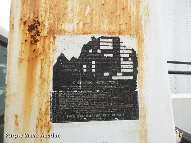 image for item DD2401 1995 GMC C3500 bucket truck