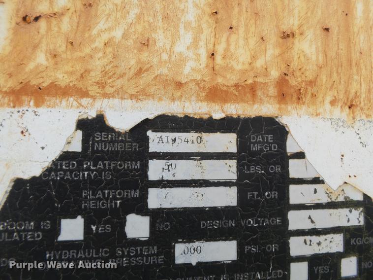 image for item DD2401 1995 GMC C3500 bucket truck