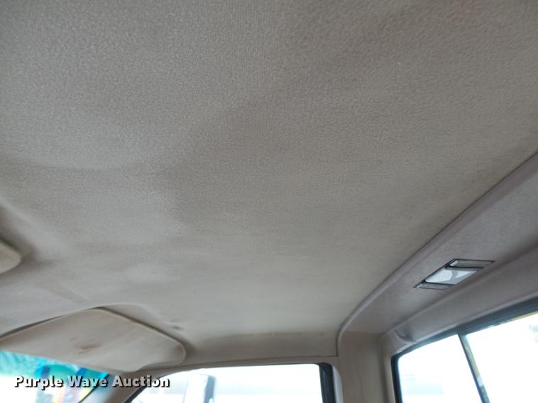 image for item DD2401 1995 GMC C3500 bucket truck