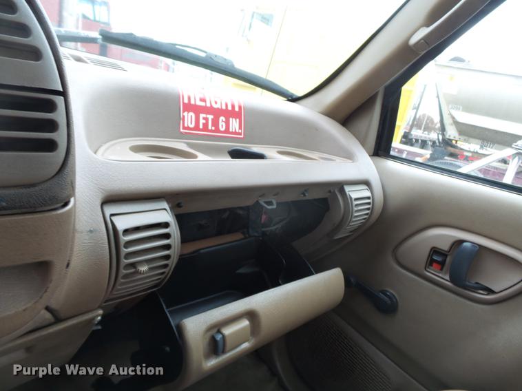 image for item DD2401 1995 GMC C3500 bucket truck