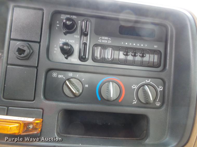 image for item DD2401 1995 GMC C3500 bucket truck