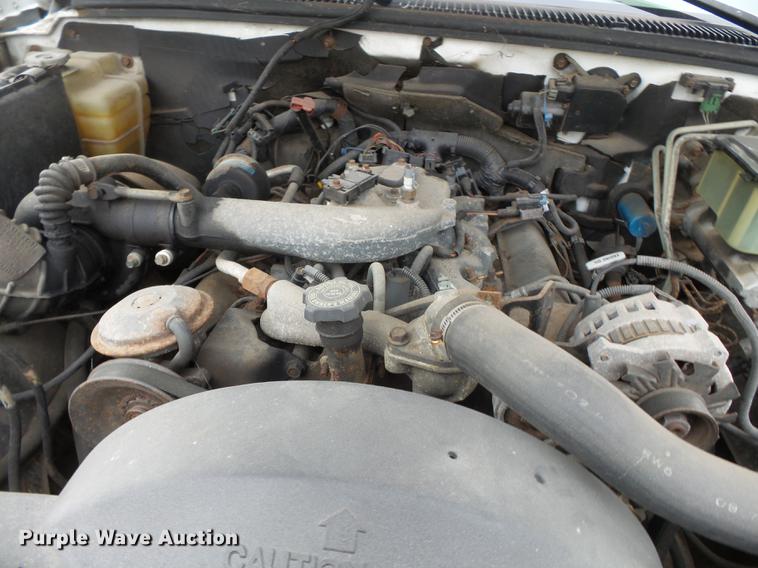 image for item DD2401 1995 GMC C3500 bucket truck