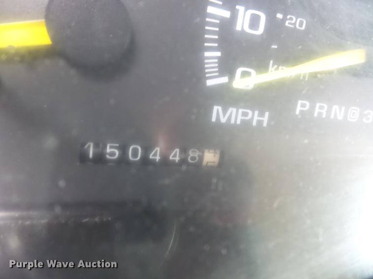 image for item DD2401 1995 GMC C3500 bucket truck