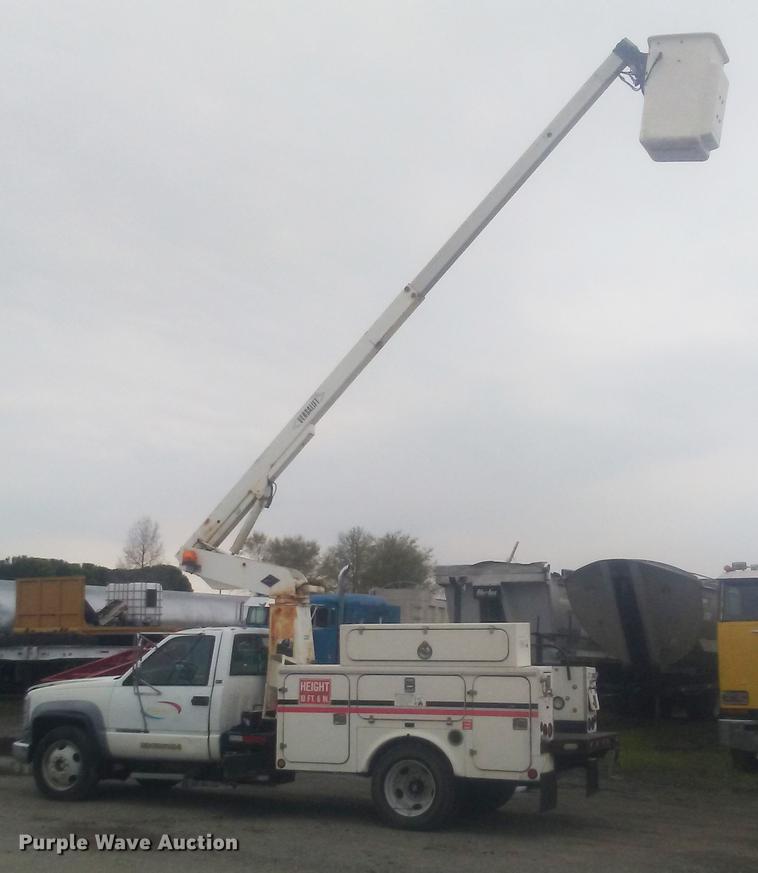 image for item DD2401 1995 GMC C3500 bucket truck