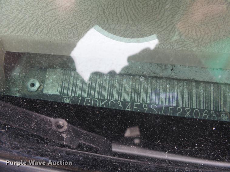 image for item DD2401 1995 GMC C3500 bucket truck