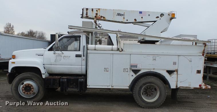 image for item DD2402 1995 Chevrolet Kodiak C6500 service truck with crane