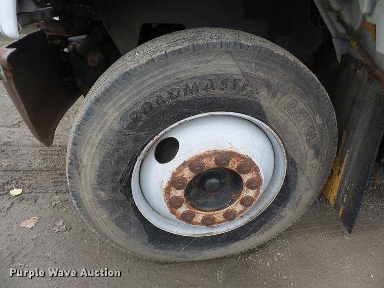 image for item DD2402 1995 Chevrolet Kodiak C6500 service truck with crane