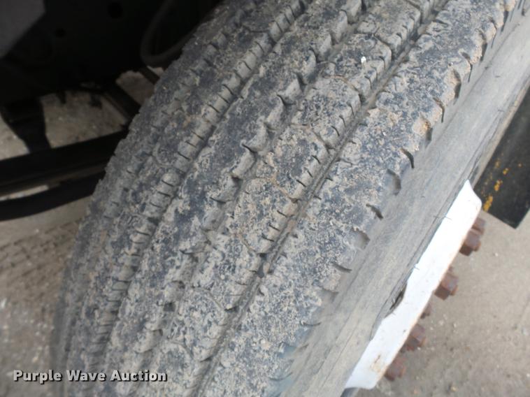 image for item DD2402 1995 Chevrolet Kodiak C6500 service truck with crane