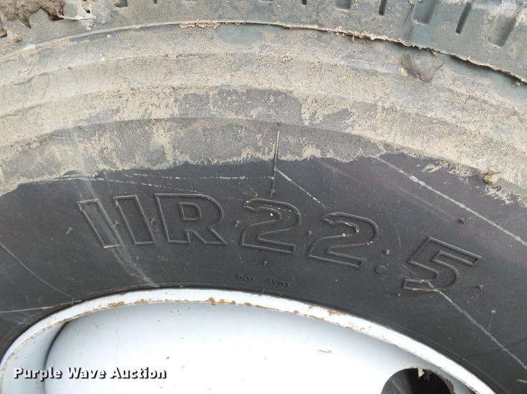 image for item DD2402 1995 Chevrolet Kodiak C6500 service truck with crane