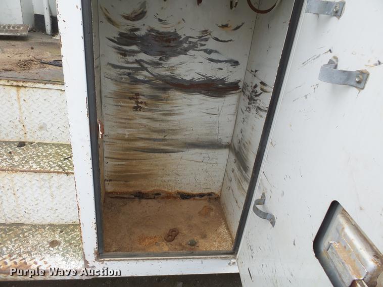 image for item DD2402 1995 Chevrolet Kodiak C6500 service truck with crane