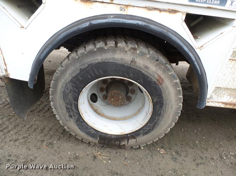 image for item DD2402 1995 Chevrolet Kodiak C6500 service truck with crane