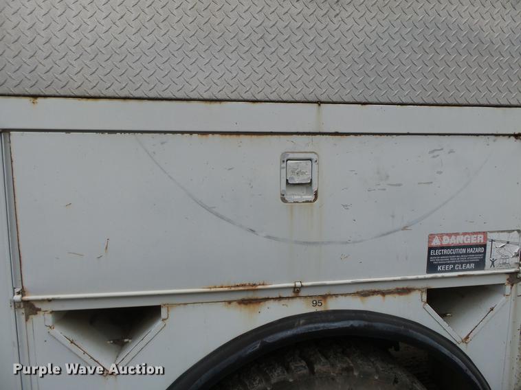 image for item DD2402 1995 Chevrolet Kodiak C6500 service truck with crane