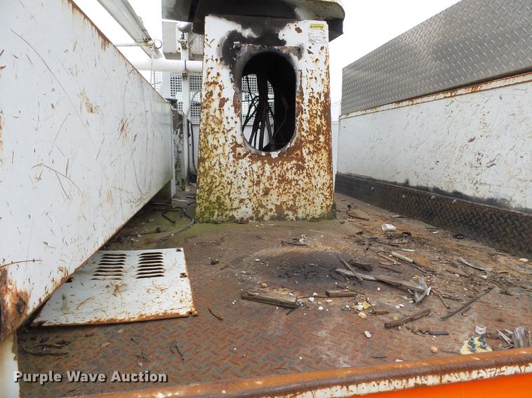 image for item DD2402 1995 Chevrolet Kodiak C6500 service truck with crane