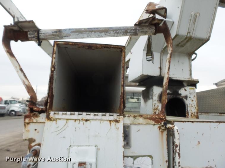 image for item DD2402 1995 Chevrolet Kodiak C6500 service truck with crane