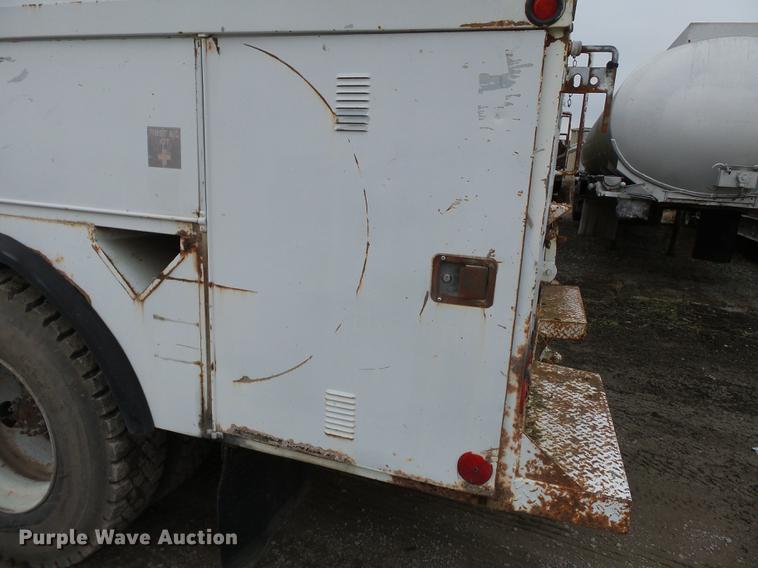 image for item DD2402 1995 Chevrolet Kodiak C6500 service truck with crane