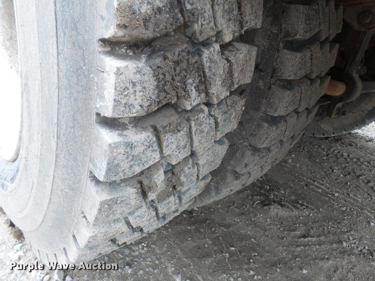 image for item DD2402 1995 Chevrolet Kodiak C6500 service truck with crane