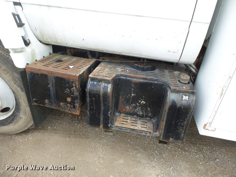 image for item DD2402 1995 Chevrolet Kodiak C6500 service truck with crane