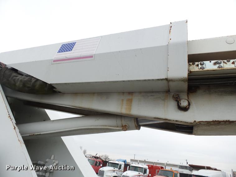 image for item DD2402 1995 Chevrolet Kodiak C6500 service truck with crane