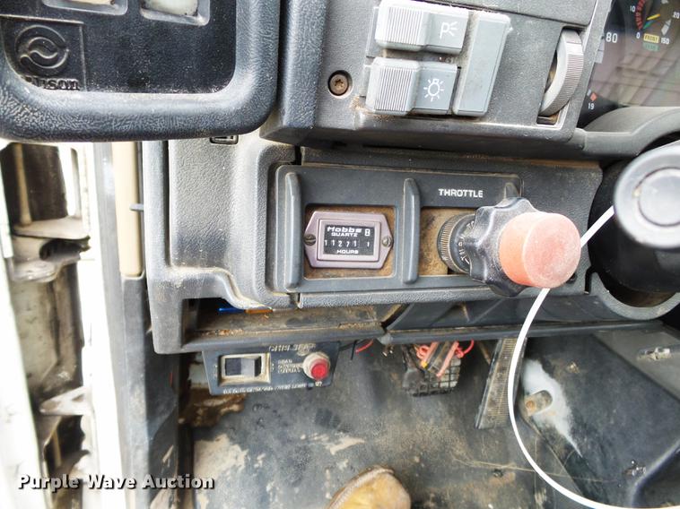 image for item DD2402 1995 Chevrolet Kodiak C6500 service truck with crane