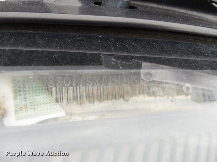 image for item DD2402 1995 Chevrolet Kodiak C6500 service truck with crane